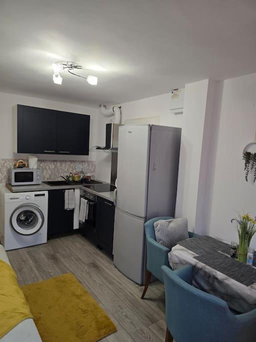 Cozy Flat 1 Bedroom Hucclecote Ngoại thất bức ảnh